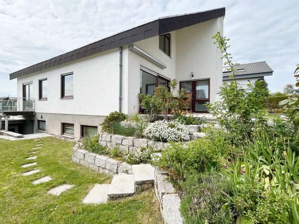 Immobilie in Lorch - Ihr neues Zuhause in Lorch: Attraktives 2-Fam.-Haus mit „Einliegerbereich“ und 2 Garagen - Bild 3