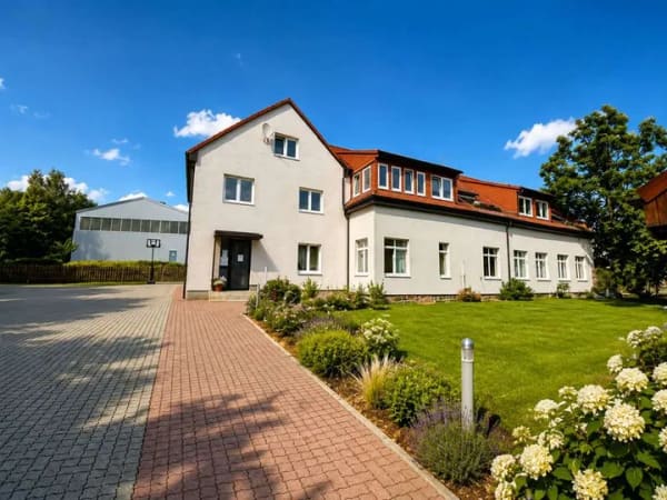 Immobilie in Brand-Erbisdorf - Wohnen, investieren und Perspektiven schaffen – Wohn- und Geschäftshaus in Brand-Erbisdorf - Bild 0