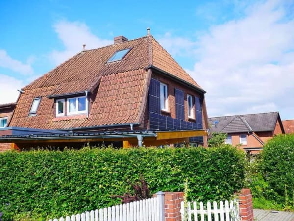Immobilie in Tostedt - Haus für große Familien  und/oder Wohnen und Arbeiten unter einem Dach - Bild 1
