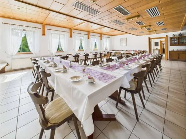 Immobilie in Ölbronn-Dürrn - 3 Immobilien + Scheune auf 11.800 qm Grundstück | Ölbronn - Bild 2