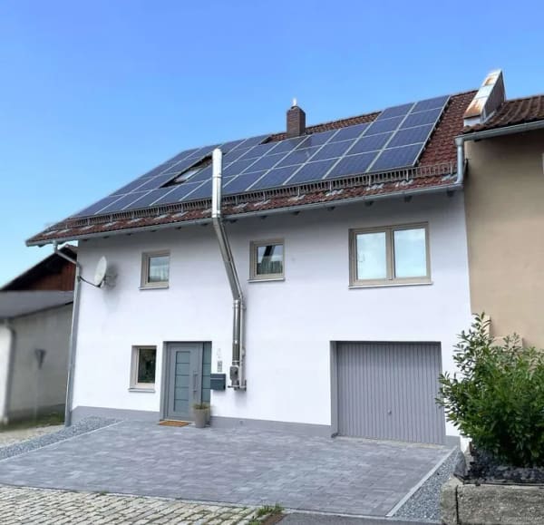 Immobilie in Winzer - Einziehen & wohlfühlen: Modernisierte Doppelhaushälfte mit Garten in attraktiver Lage! - Bild 0