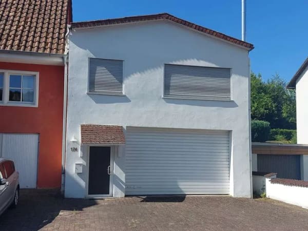 Immobilie in Krombach - Wohnen und Handwerk unter einem Dach
Vielseitig nutzbare Liegenschaft für Handwerker mit Platzbedar - Bild 3
