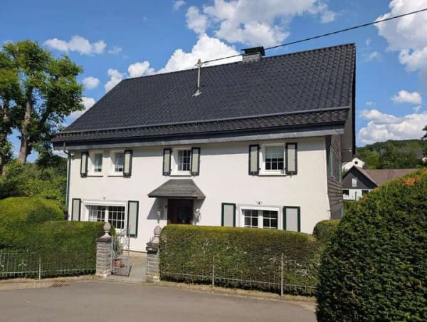 Immobilie in Reichshof - Einfamilienhaus: Besonderes Flair in idyllischer Lage - Bild 0