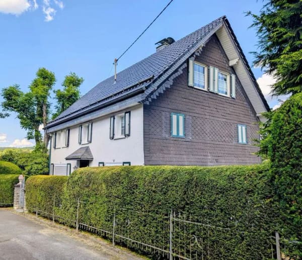 Immobilie in Reichshof - Einfamilienhaus: Besonderes Flair in idyllischer Lage - Bild 1