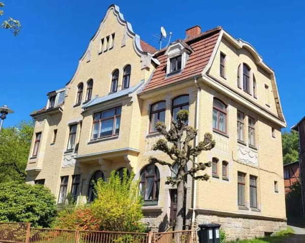 Immobilie in Sonneberg - Historische Jugendstilvilla mit großem Grundstück in zentraler, ruhiger Altstadtlage - Bild 0