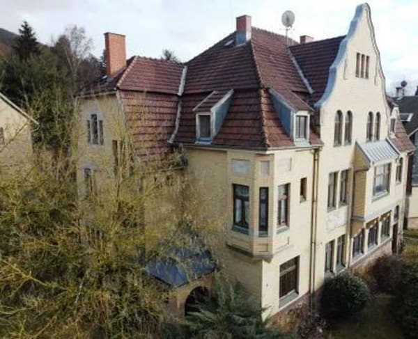 Immobilie in Sonneberg - Historische Jugendstilvilla mit großem Grundstück in zentraler, ruhiger Altstadtlage - Bild 2
