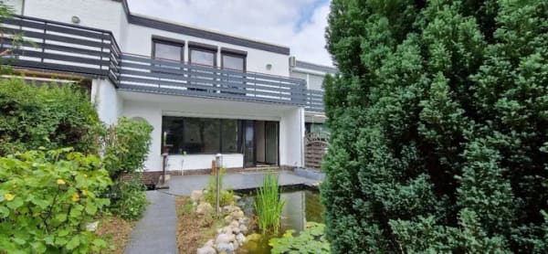Immobilie in Hambühren - Beste Nachbarschaft, schönes Haus, schöner Garten, Vollkeller, Garage und sehr viel Grün und Ruhe - Bild 3