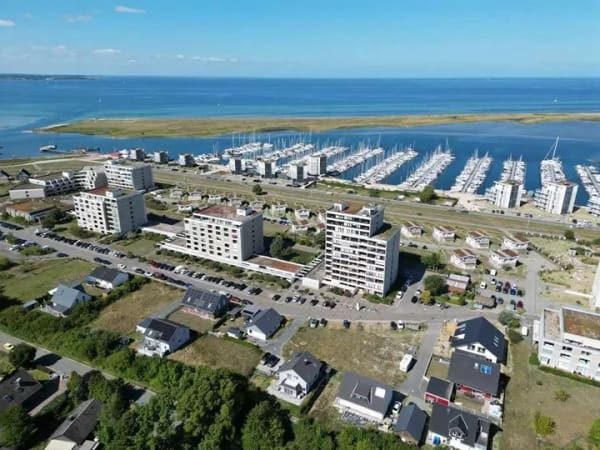 Immobilie in Wendtorf - Wohnen mit Weitblick – Panoramablick direkt unter der 360°-Dachterrasse - Bild 1