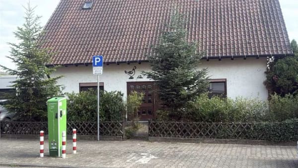 Immobilie in Ebertsheim - Wohnhaus mit Doppelgarage und großem Grundstück - Bild 0