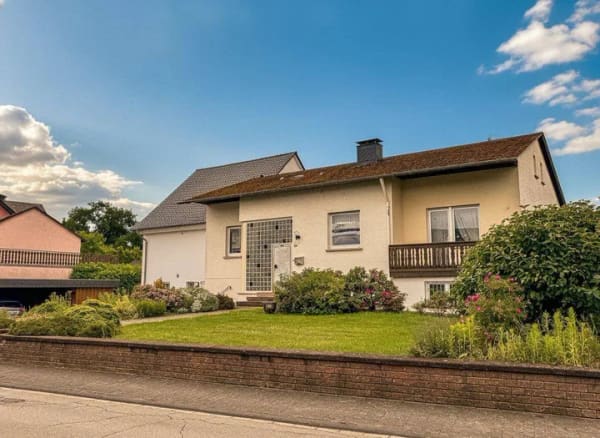 Immobilie in Wittlich - Rediteobjekt auch als Familien-Wohnhaus oder Wohnen mit Büro/Praxis = ein Haus mit zwei Einheiten - Bild 2