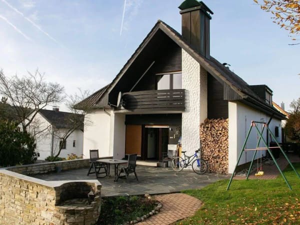 Immobilie in Altdorf bei Nürnberg - Großzügiges Familienhaus mit ca. 210 m² Wohnfläche & 800 m² Grundstück in Altdorf-Hagenhausen - Bild 1