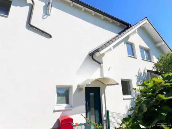Immobilie in Nauheim - Wohnen wie im eigenen Haus: Großzügige Maisonette mit Balkon und zwei Stellplätzen - Bild 2