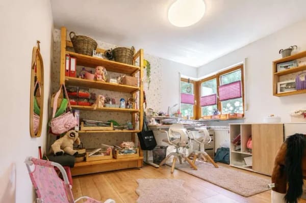 Immobilie in Mühlhausen-Ehingen - Großzügig. Hell. Vielseitig. 3,5-Zimmer-Wohnung mit Balkon und zwei Stellplätzen - Bild 4