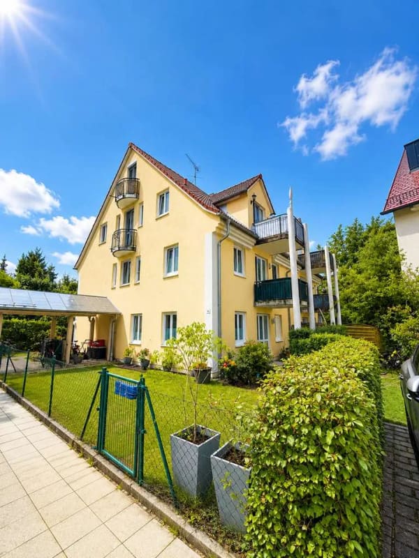 Immobilie in Markt Indersdorf - Lichtdurchflutete, schöne 4 Zi. Wohnung mit Balkon, EBK, Keller, Garage, Stellplatz nähe Marktplatz - Bild 0