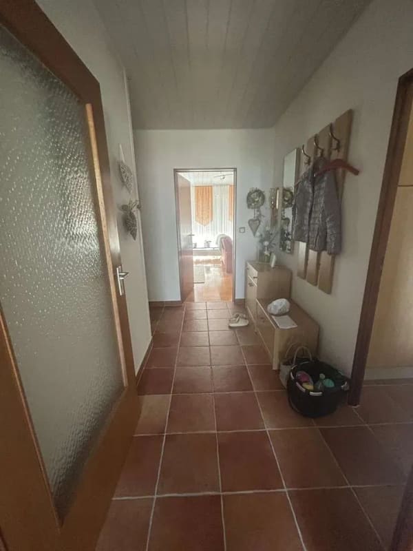 Immobilie in Schlat - Raum für Familie - Charmantes Einfamilienhaus mit Terrasse und Vollkeller - Bild 2