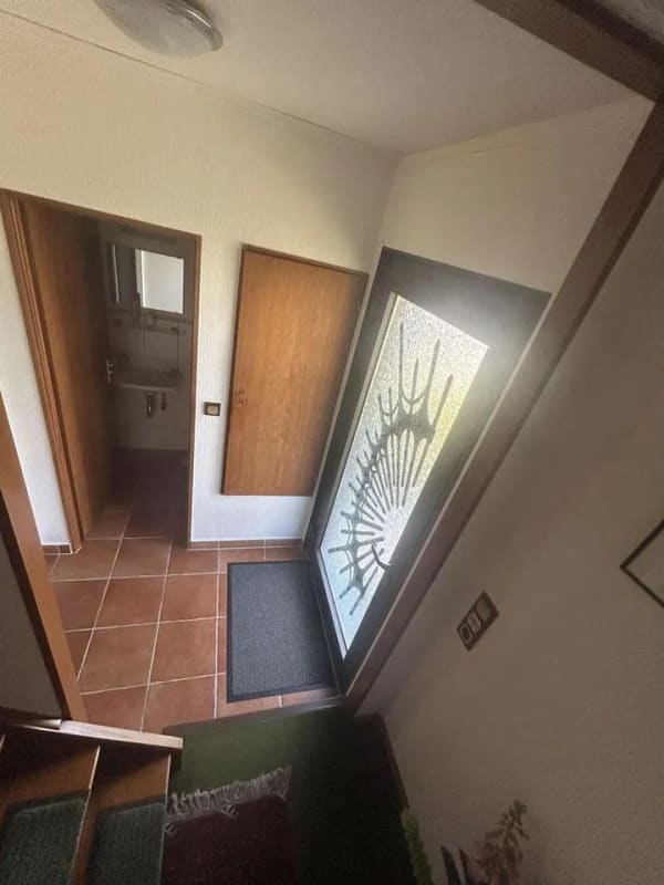 Immobilie in Schlat - Raum für Familie - Charmantes Einfamilienhaus mit Terrasse und Vollkeller - Bild 3