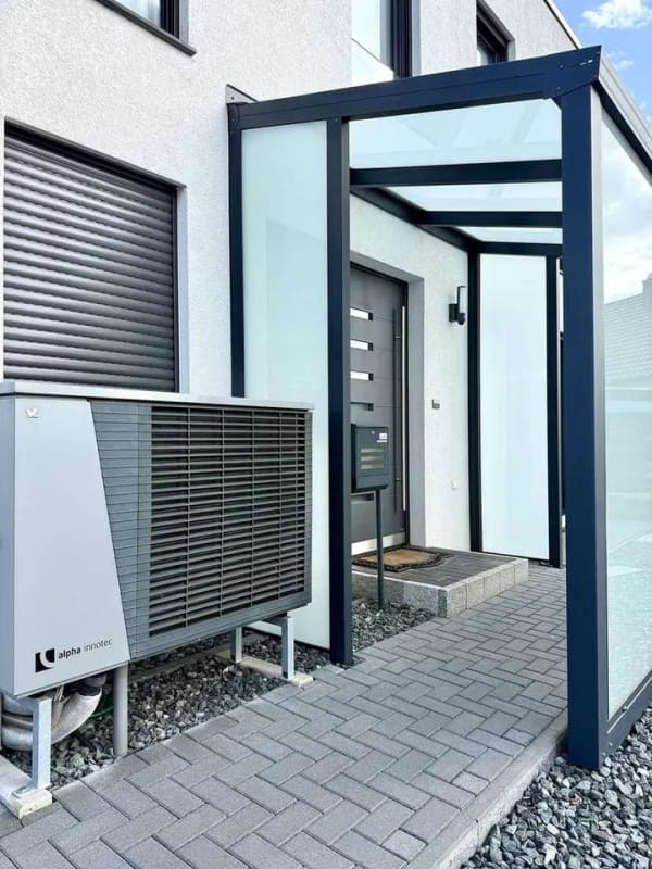 Immobilie in Leiferde - Neuwertig, hochwertig und energieeffizient : 5-Zimmer-Architekten-Stadthaus mit Garten - Bild 2