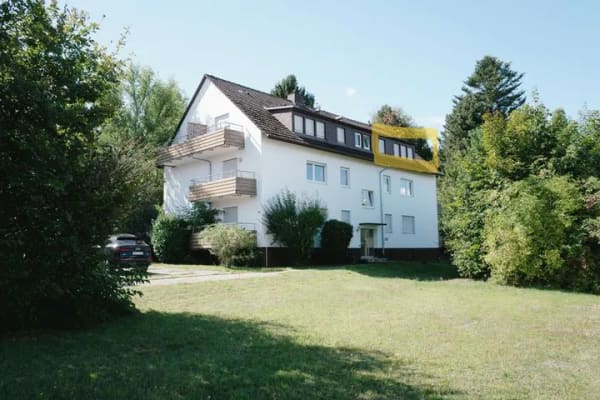 Immobilie in Bad Herrenalb - 1,5-Zimmer-Dachgeschosswohnung mit Sonnenbalkon und Blick ins Grüne – bezugsfrei in Rotensol - Bild 0