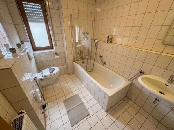 Immobilie in Freilassing - Gepflegte 1-Zi-Wohnung im Zentrum von Freilassing - Ideal für Singles, Pendler oder Kapitalanleger - Bild 3