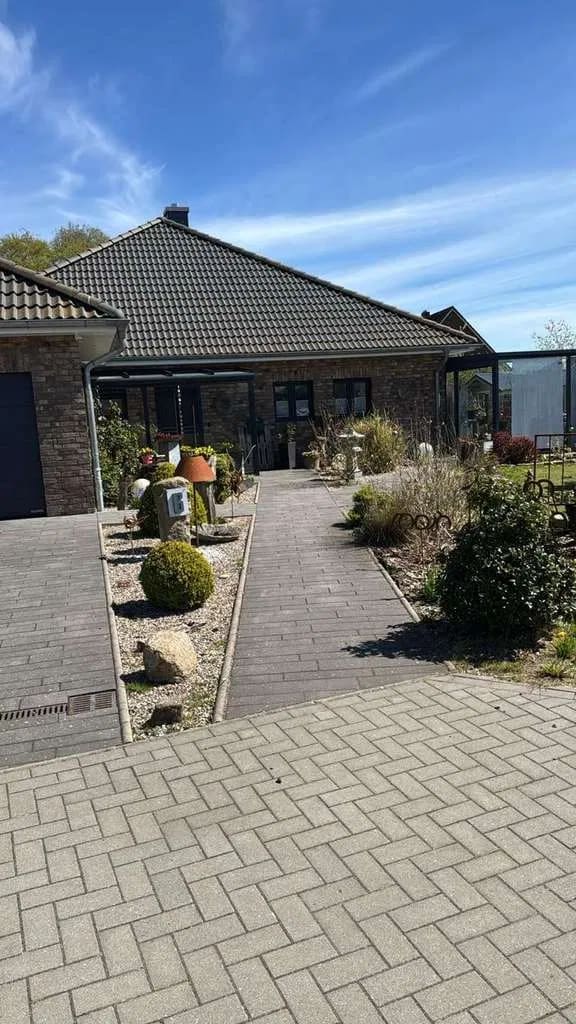 Immobilie in Seeth - NEUER PREIS: Energieeffizienter, hochwertiger Bungalow mit ELW / Büro und Doppelgarage in Sackgasse - Bild 3