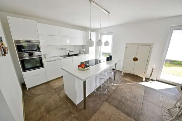 Immobilie in Niedernwöhren - Klarheit,Raum&Effizienz:Modernes 260 qm Architektenhaus (A+) Einliegerwohnung·Pool·5200m² Grundstück - Bild 2
