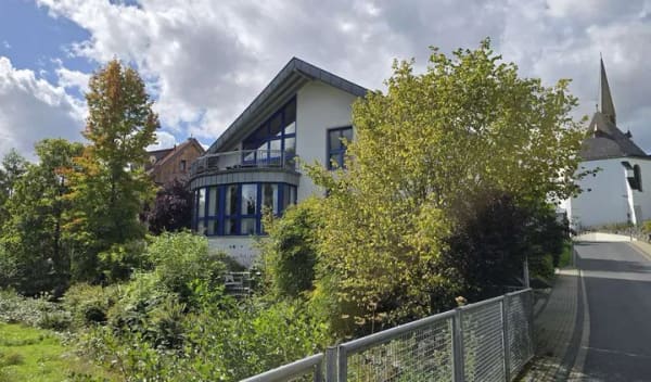 Immobilie in Rösrath - Eigentumswohnung in Traumlage mit separater Gewerbe/Freizeit-Einheit - Bild 1