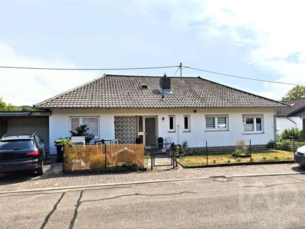 Immobilie in Bockenau - 228 m² für Ihre Wohnträume! Familienhaus mit vermieteter Einliegerwohnung in Bockenau - Bild 0
