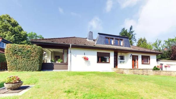 Immobilie in Ahrensburg - Zweifamilienhaus in bester Lage! - Bild 2