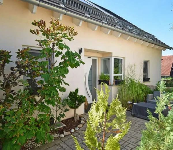 Immobilie in Esselbach - Großzügiges Einfamilienhaus mit ca. 200m² Wohnfläche, Traumgarten & Doppelgarage - Bild 0