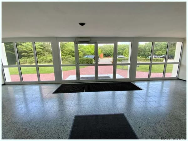 Immobilie in Sankt Peter-Ording - Toplage: Unsaniertes 1-Zi-Appartement im 5.OG mit seitlichem Nordseeblick - perfekt fürs Wochenende! - Bild 1