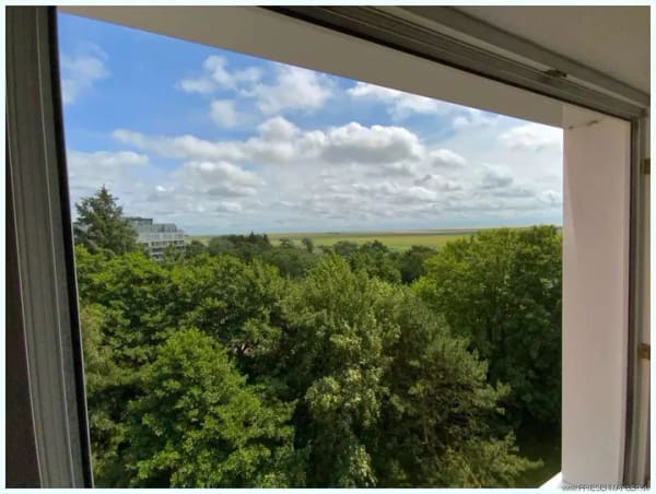 Immobilie in Sankt Peter-Ording - Toplage: Unsaniertes 1-Zi-Appartement im 5.OG mit seitlichem Nordseeblick - perfekt fürs Wochenende! - Bild 4