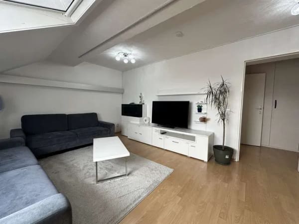 Immobilie in Mühlhausen-Ehingen - Ruhig wohnen im Hegau: 3-Zi.-DG-Wohnung mit Gartenanteil & Garage - Bild 2