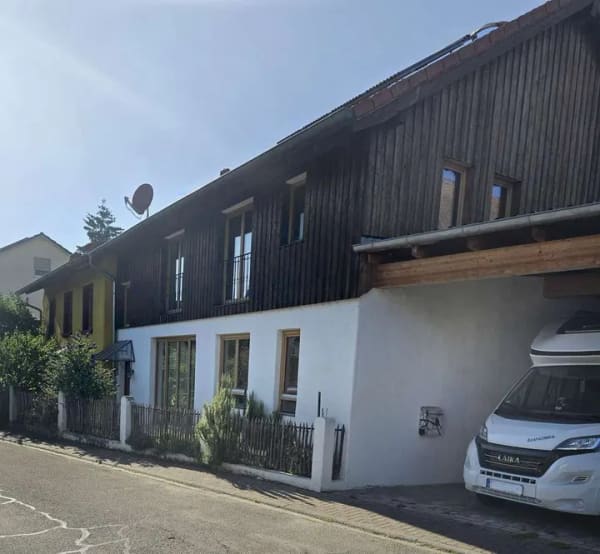 Immobilie in Schallstadt - Immobilie mit vielen Möglichkeiten - Nähe Freiburg - 3 Wohnungen - Bild 1