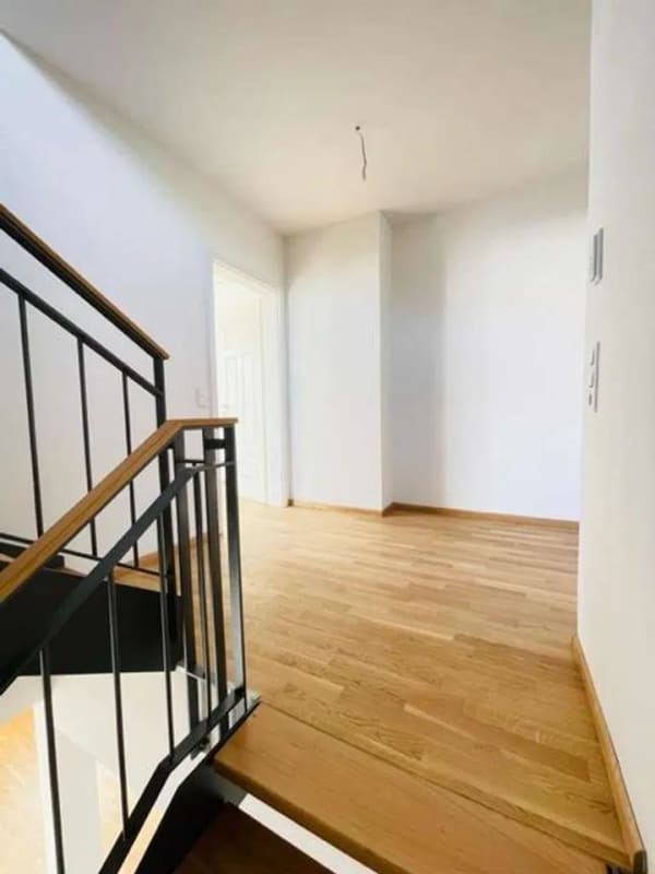 Immobilie in Ehrenkirchen - Haus mit 6-Zimmern, 2023 umfangreich renoviert und ab 01.11.2026 bezugsfrei - Bild 3