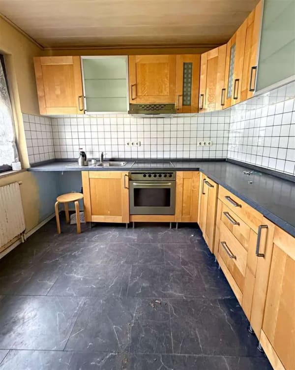 Immobilie in Wenzenbach - Handwerker aufgepasst! Sanierungsbedürftiger Bungalow mit Ausbaureserve in Wenzenbach - Bild 3