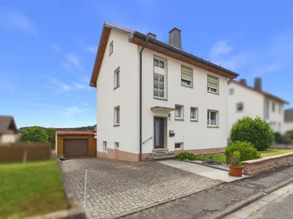 Immobilie in Hohenroda - Gepflegtes Wohnhaus mit Garten für eine Familie oder zwei Generationen in ruhiger Lage! - Bild 0