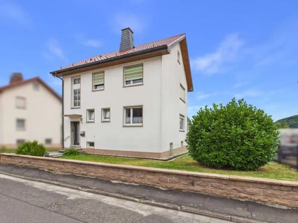 Immobilie in Hohenroda - Gepflegtes Wohnhaus mit Garten für eine Familie oder zwei Generationen in ruhiger Lage! - Bild 1