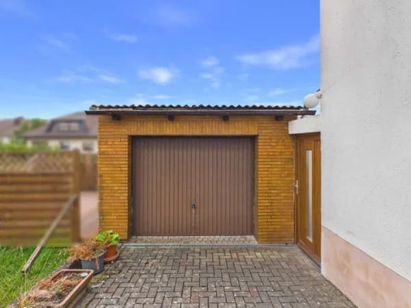 Immobilie in Hohenroda - Gepflegtes Wohnhaus mit Garten für eine Familie oder zwei Generationen in ruhiger Lage! - Bild 2