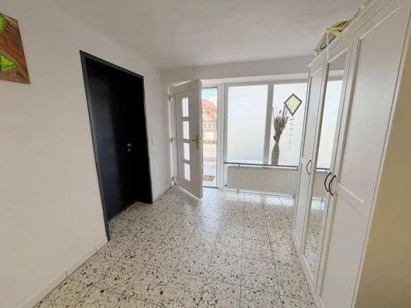 Immobilie in Wiernsheim - Solides Zweifamilienhaus in der Ortsmitte mit Terrasse und Garten  ! - Bild 3