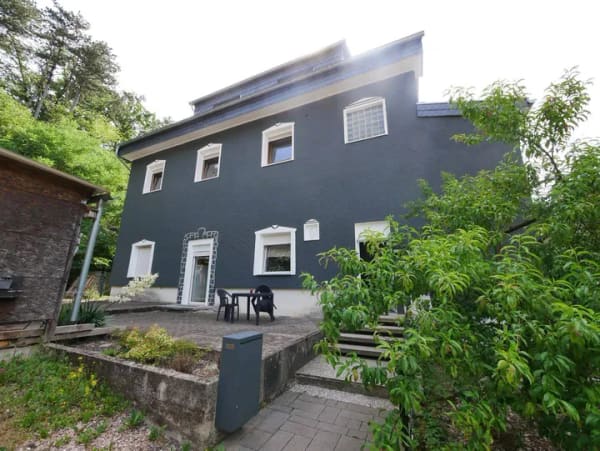 Immobilie in Sulzbach/Saar - Außergewöhnliches Wohnensemble am Wald - ehemaliges Schützenhaus mit viel Platz & zwei zusätzlichen Wohnungen - Bild 0