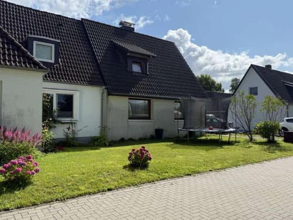 Immobilie in Friedrichstadt - Modernisierte Doppelhaushälfte - nur wenige Minuten zum Treenestrand! - Bild 1