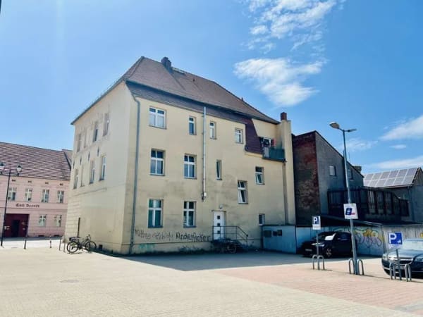 Immobilie in Dahme/Mark - Vermietetes Mehrfamilienhaus **Einzeldenkmal** (ca. 34.200 EUR netto p.a.) - Bild 2