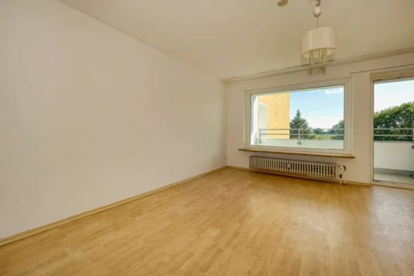 Immobilie in Schwentinental - PROVISIONSFREI! Außen schon gemacht – innen sind Sie dran! 1-Zimmer-Wohnung mit Loggia & Stellplatz - Bild 2