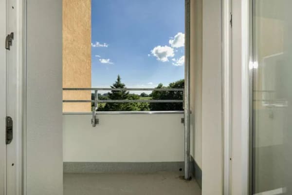 Immobilie in Schwentinental - PROVISIONSFREI! Außen schon gemacht – innen sind Sie dran! 1-Zimmer-Wohnung mit Loggia & Stellplatz - Bild 3