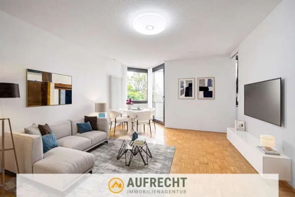 Immobilie in Unterschleißheim - A U F R E C H T ° LEBEN IN UNTERSCHLEIßHEIM° geräumige 3 Zi-Wohnung mit 2 Balkonen - Bild 0