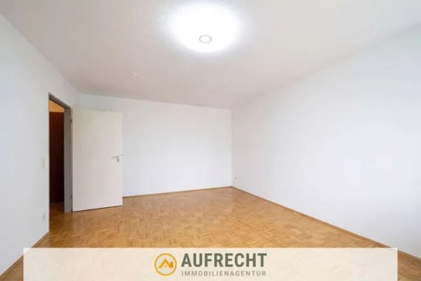 Immobilie in Unterschleißheim - A U F R E C H T ° LEBEN IN UNTERSCHLEIßHEIM° geräumige 3 Zi-Wohnung mit 2 Balkonen - Bild 1