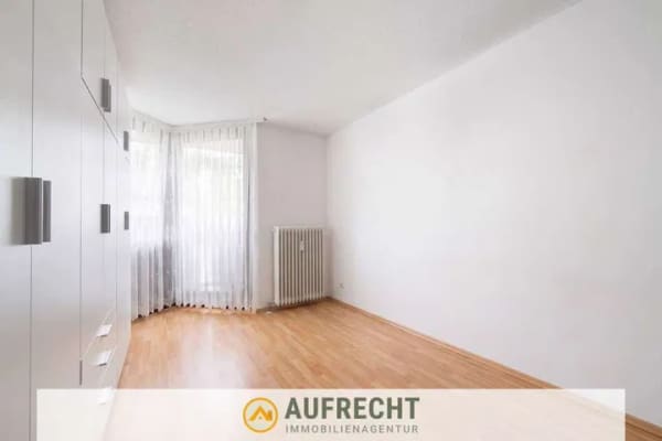 Immobilie in Unterschleißheim - A U F R E C H T ° LEBEN IN UNTERSCHLEIßHEIM° geräumige 3 Zi-Wohnung mit 2 Balkonen - Bild 4