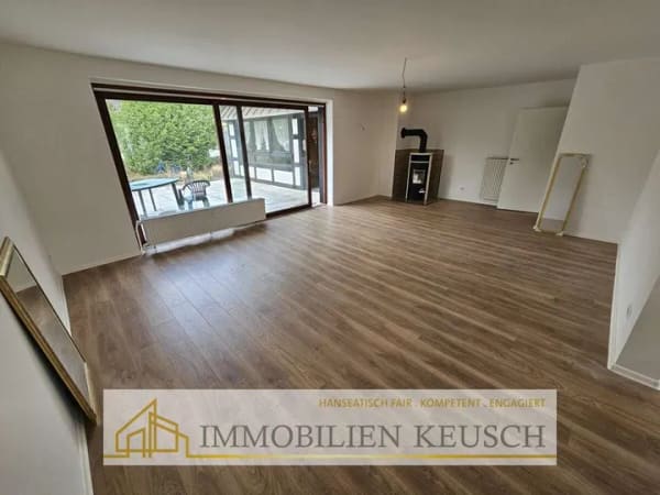 Immobilie in Barenburg - Blick ins Grüne, saniertes, großes 1-2 Fam.-Haus mit Kamin, neuen Bädern, Sonnenterra & Doppelgarage - Bild 1