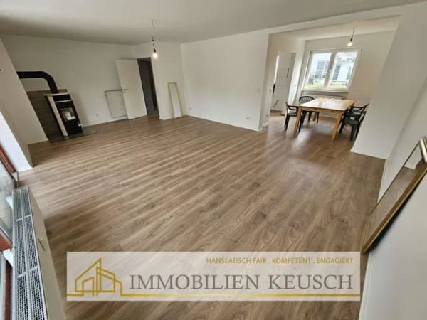 Immobilie in Barenburg - Blick ins Grüne, saniertes, großes 1-2 Fam.-Haus mit Kamin, neuen Bädern, Sonnenterra & Doppelgarage - Bild 3