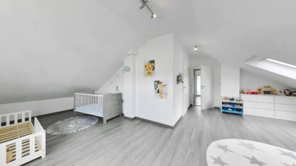 Immobilie in Obernbreit - Wohnen mit Weite – Einfamilienhaus auf außergewöhnlich großzügigem Grundstück - Bild 3